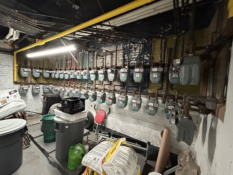 680 E 140th St, Bronx, NY à vendre - Photo du bâtiment - Image 3 de 7