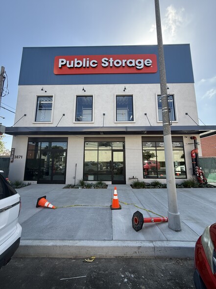 3873 Grand View Blvd, Los Angeles, CA for lease - Building Photo - Image 2 of 5