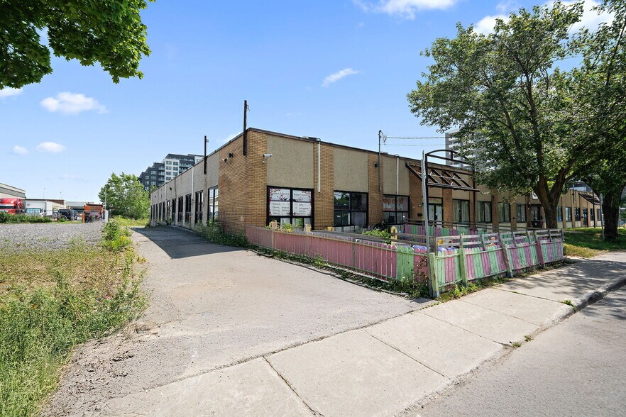 2160-2190 Rue Ward, Montréal, QC for lease - Building Photo - Image 2 of 7