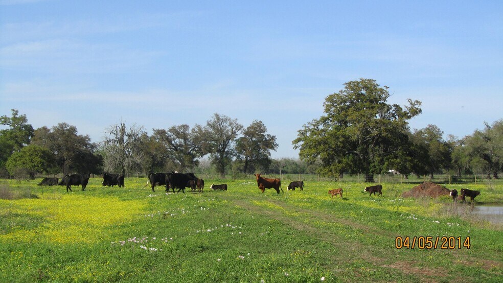 312.7 Acres for Sale portefeuille de 3 propriétés à vendre sur LoopNet.ca - Photo principale - Image 1 de 3
