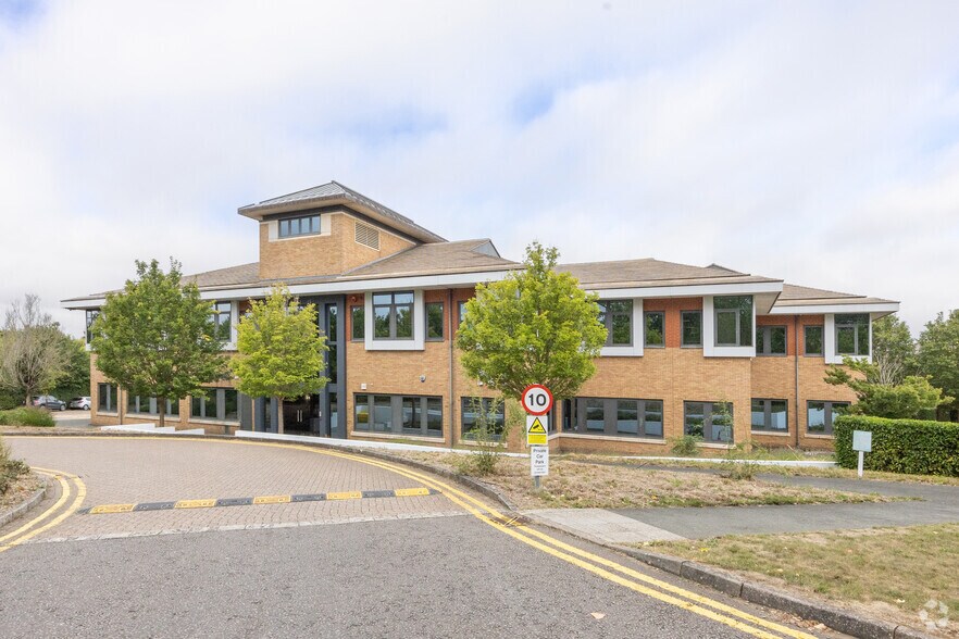 Timbold Dr, Milton Keynes for lease - Primary Photo - Image 1 of 4