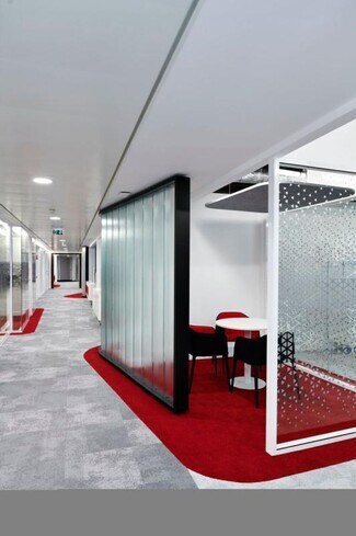 Plus de détails pour 1 Rue De Mogador, Paris - Bureau à louer
