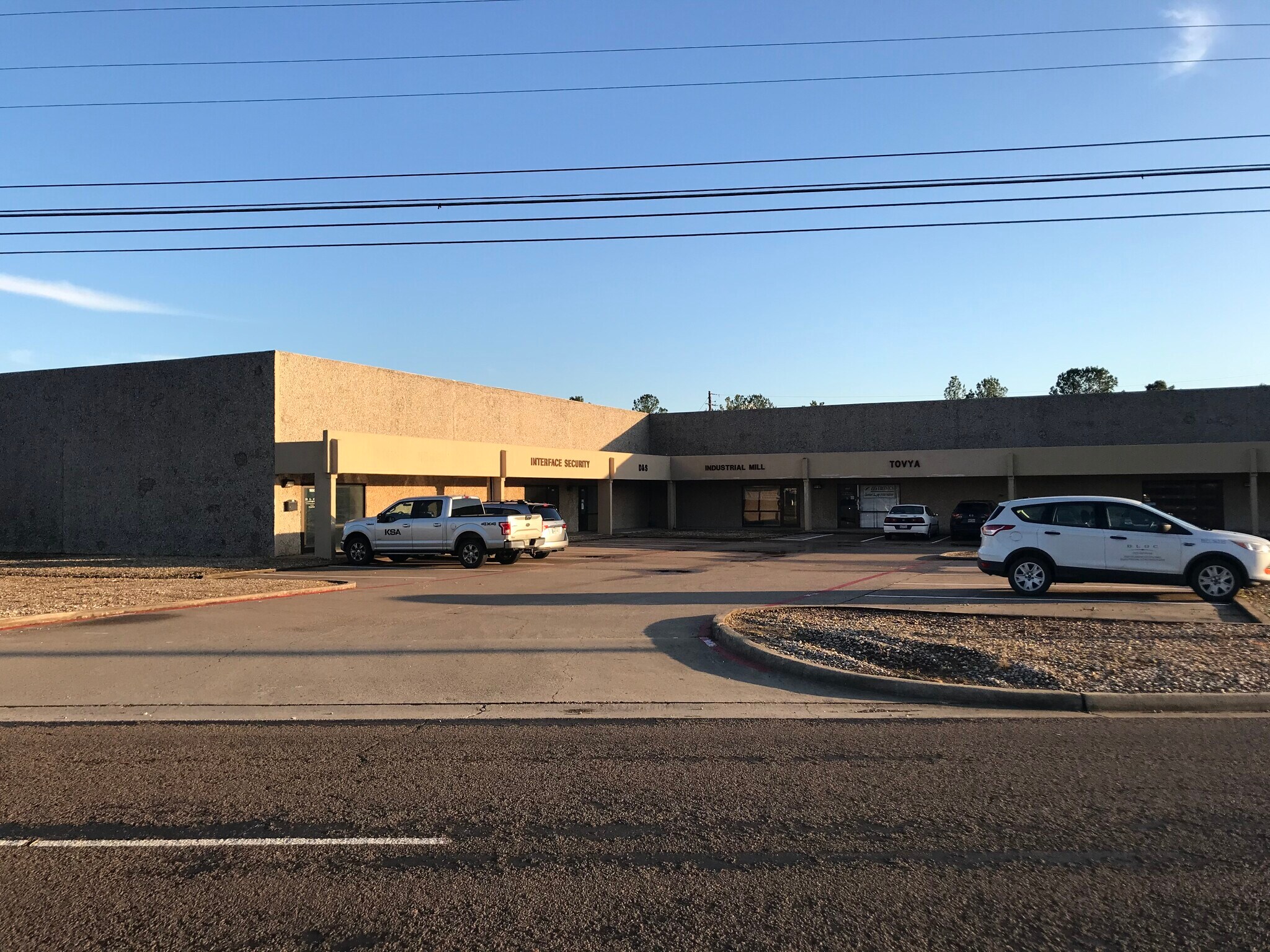 1612-1630 E Whaley St, Longview, TX for lease Building Photo- Image 1 of 12