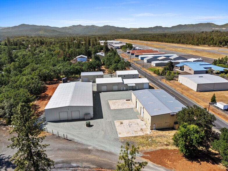 1344 Brookside Blvd, Grants Pass, OR à louer - Photo du bâtiment - Image 2 de 9