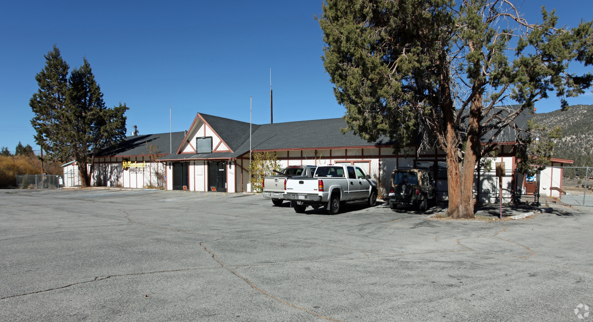 42800 Big Bear Blvd, Big Bear Lake, CA à vendre Photo du bâtiment- Image 1 de 8