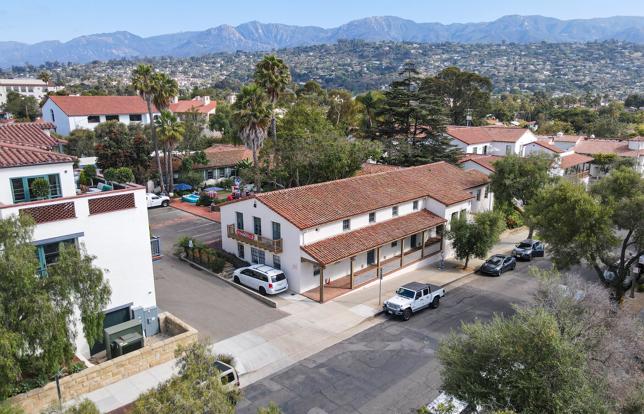 223 E De La Guerra St, Santa Barbara, CA à vendre Photo du bâtiment- Image 1 de 1