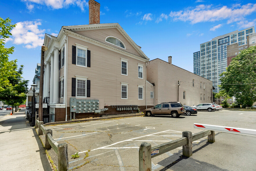 32 Elm St, New Haven, CT for lease - Building Photo - Image 3 of 12