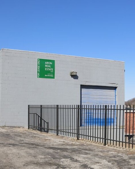 2516 W Pennway St, Kansas City, MO à louer - Photo du bâtiment - Image 2 de 3