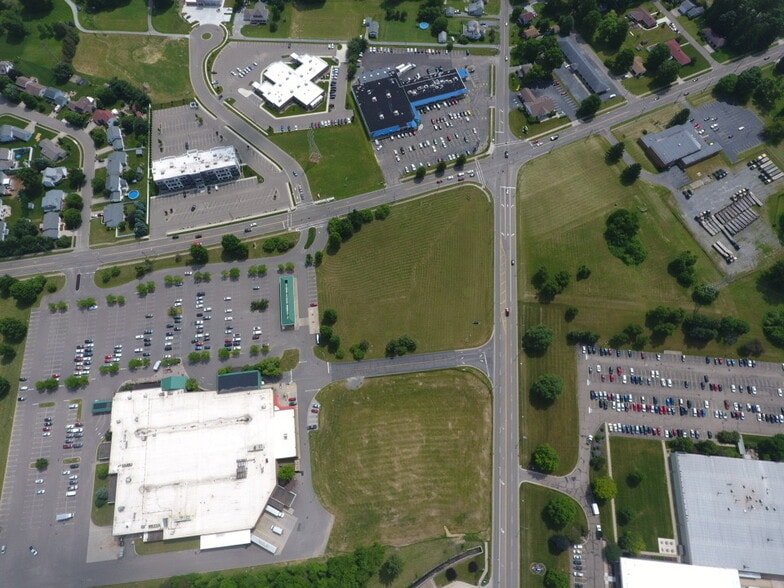 187 W Ohio Ave, Dover, OH for sale - Building Photo - Image 2 of 11