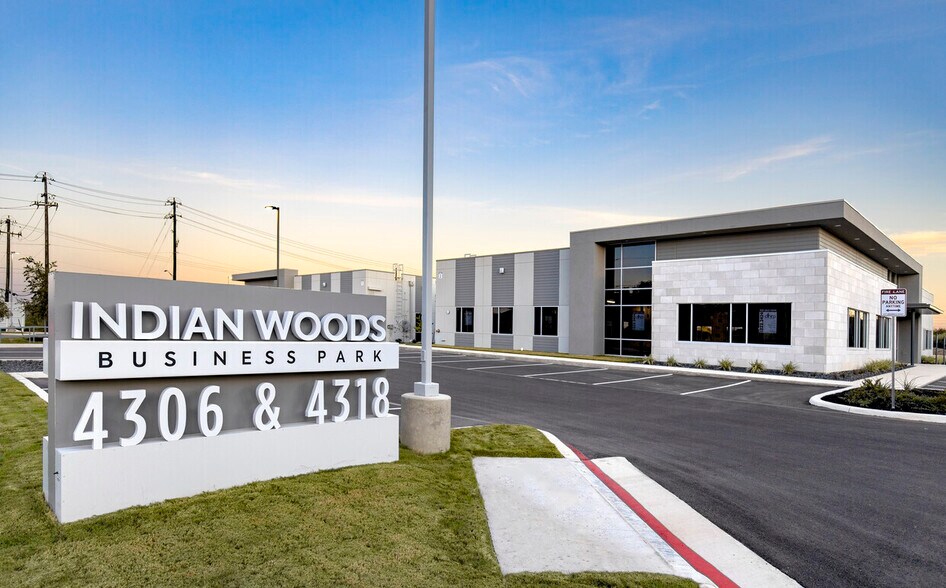 4318 De Zavala Rd, San Antonio, TX à vendre - Photo du bâtiment - Image 3 de 41