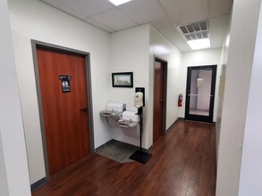 17333 State Highway 6 S, College Station, TX à louer Photo intérieure- Image 2 de 8