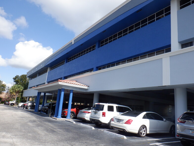 3900 Woodlake Blvd, Greenacres, FL for lease - Building Photo - Image 1 of 12