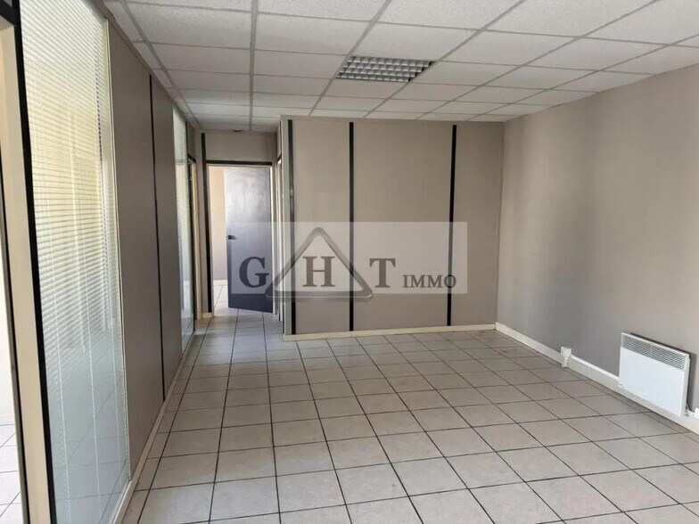 Bureau dans Champigny-sur-Marne à louer - Photo intérieure - Image 3 de 3