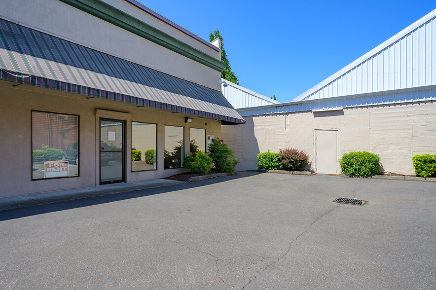 119-137 NE 3rd St, McMinnville, OR à vendre - Photo principale - Image 1 de 1