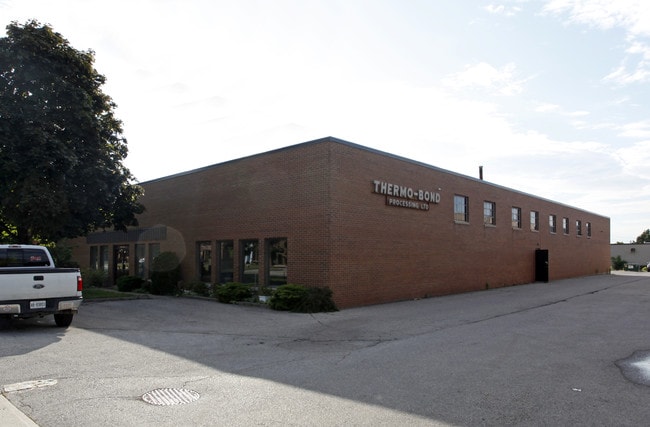 Plus de détails pour 1020 Stacey Ct, Mississauga, ON - Industriel à vendre
