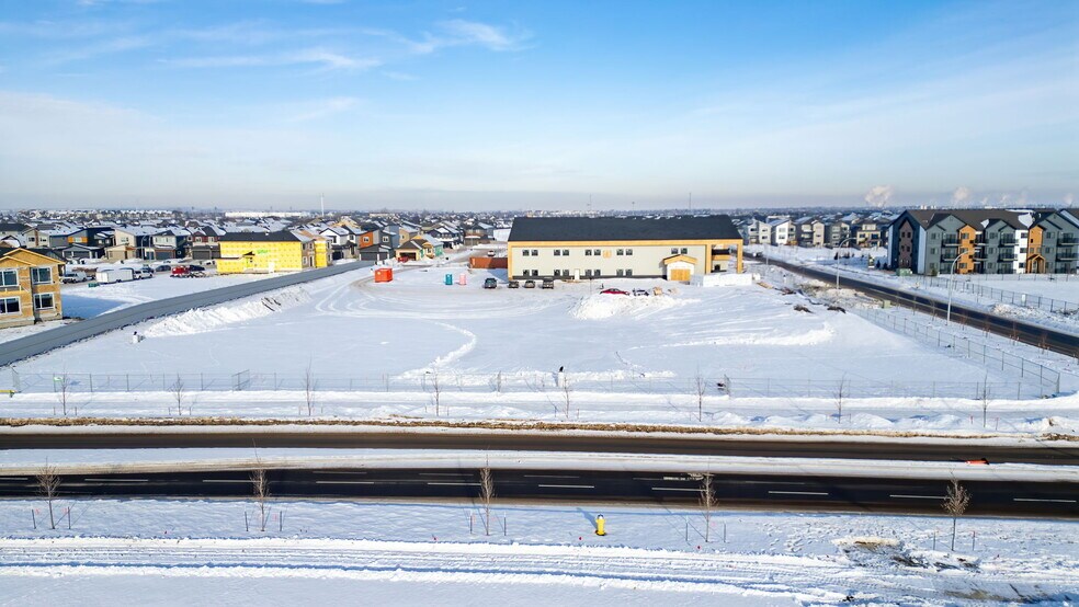 200 Greenfield link, Fort Saskatchewan, AB à louer - Photo du bâtiment - Image 3 de 14