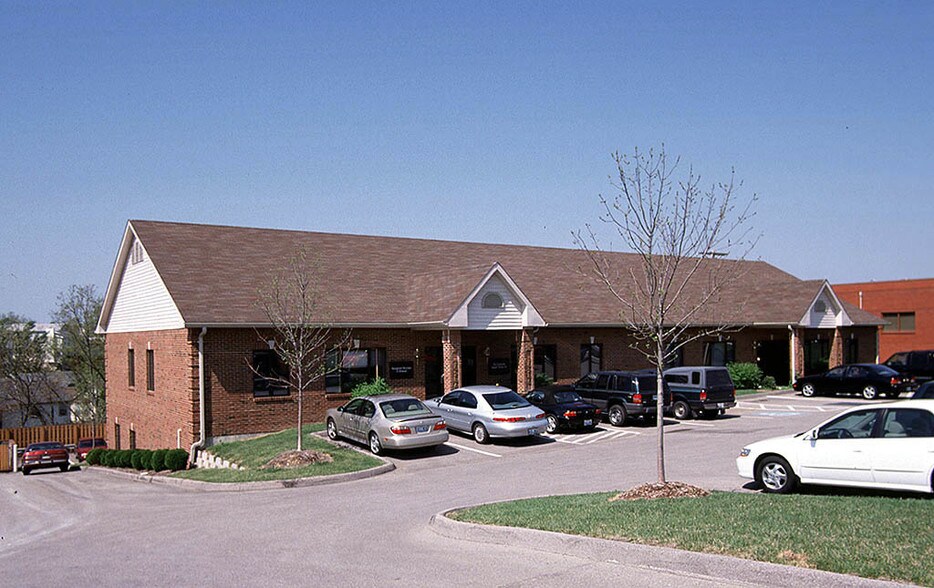 16284-16296 Westwoods Business Park Dr, Ellisville, MO à louer - Photo principale - Image 1 de 1