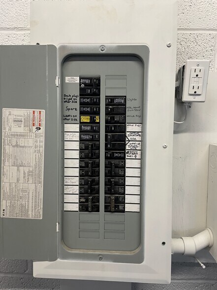 300 S Hosmer St, Lansing, MI for lease - Building Photo - Image 2 of 9