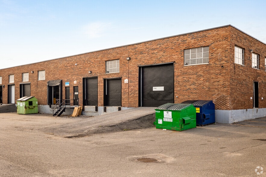 1900-1950 Boul Saint-Régis, Dorval, QC for lease - Building Photo - Image 3 of 5