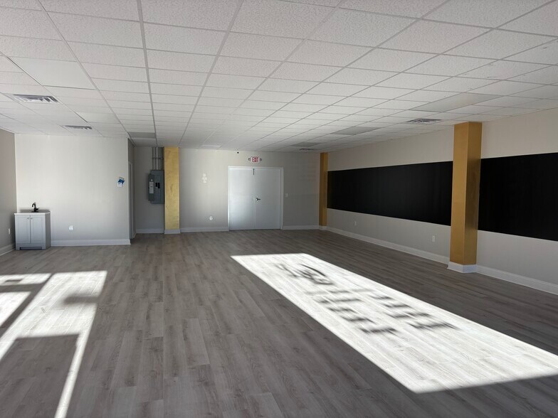 240 N Main St, Jonesboro, GA à vendre - Photo intérieure - Image 3 de 4