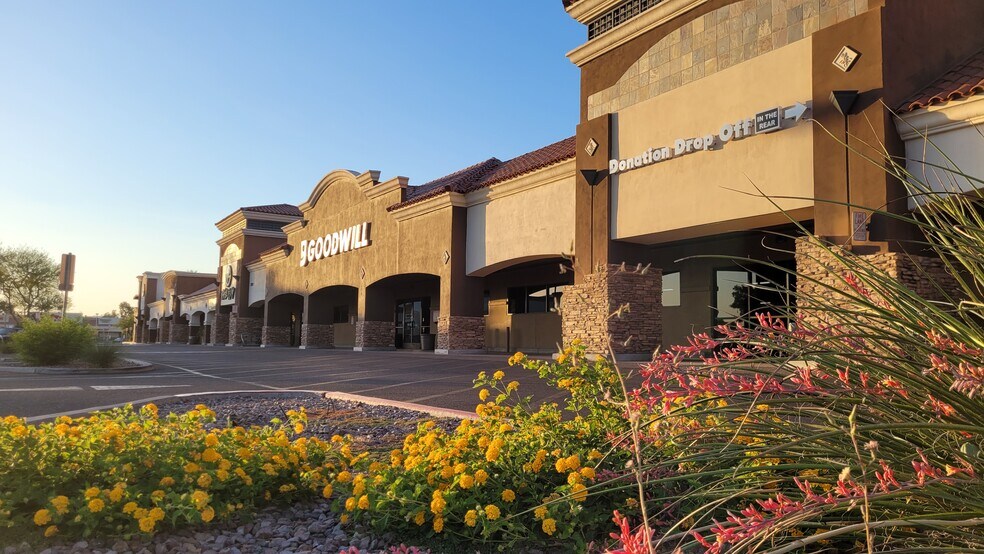 3923 E Thunderbird Rd, Phoenix, AZ à louer - Photo du bâtiment - Image 3 de 7