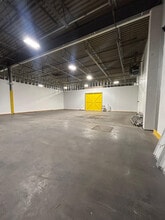 6 Britton Dr, Bloomfield, CT for lease Interior Photo- Image 1 of 4
