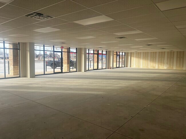 Plus de détails pour 1600 S Morgan Rd, Oklahoma City, OK - Commerce de détail à louer