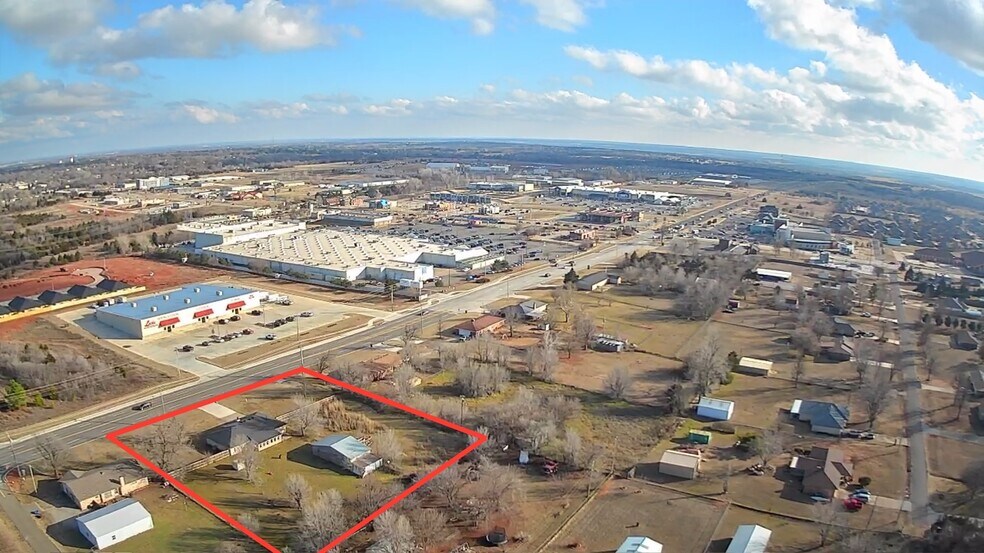 519 N Sara Rd, Mustang, OK à vendre - Photo du bâtiment - Image 3 de 3
