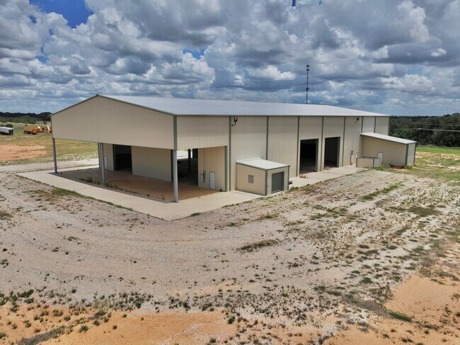 More details for 7836 Old Campbellton Rd, Pleasanton, TX - Industrial for Sale