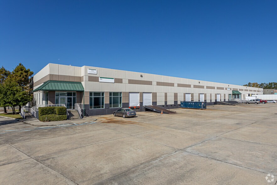 11965 Lakeland Park Blvd, Baton Rouge, LA à louer - Photo du bâtiment - Image 2 de 4