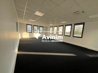 Office in Le Blanc Mesnil for lease Interior Photo- Image 1 of 7