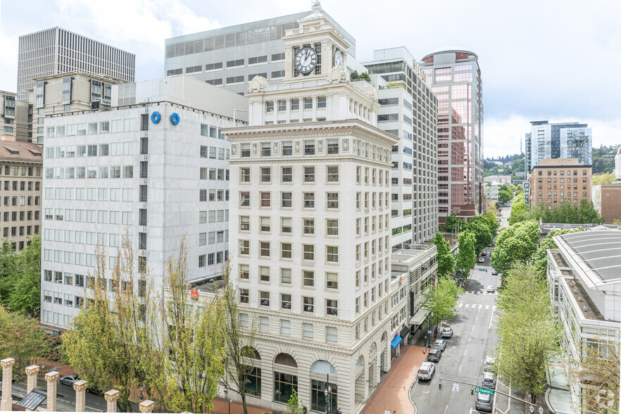 800-818 SW Broadway, Portland, OR à louer - Photo du bâtiment - Image 1 de 2