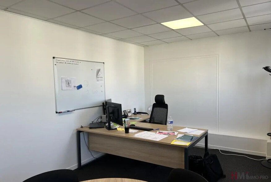 Bureau dans Le Petit-Quevilly à louer - Photo intérieure - Image 3 de 7