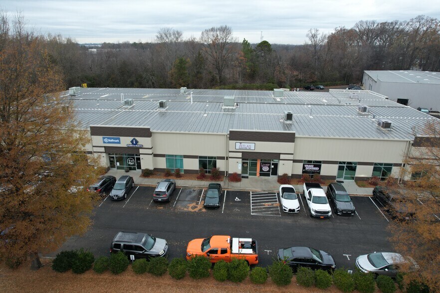 13331 York Center Dr, Charlotte, NC à vendre - Photo du bâtiment - Image 2 de 4