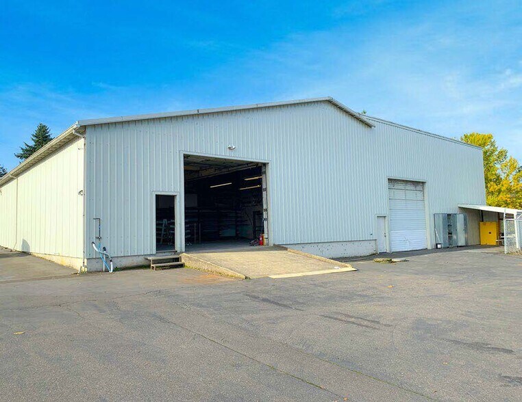 50602 Birch Ave, Scappoose, OR à louer - Photo du bâtiment - Image 3 de 4