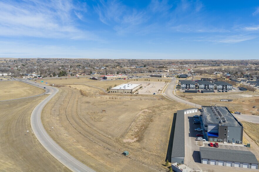 3222 Jaffa Garden Way, Rapid City, SD à vendre - Photo du bâtiment - Image 2 de 7