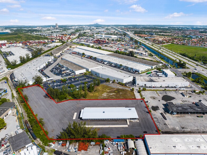 10410 NW South River Dr, Medley, FL for lease - Building Photo - Image 3 of 10