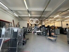 Flex in Paris for lease Interior Photo- Image 1 of 1