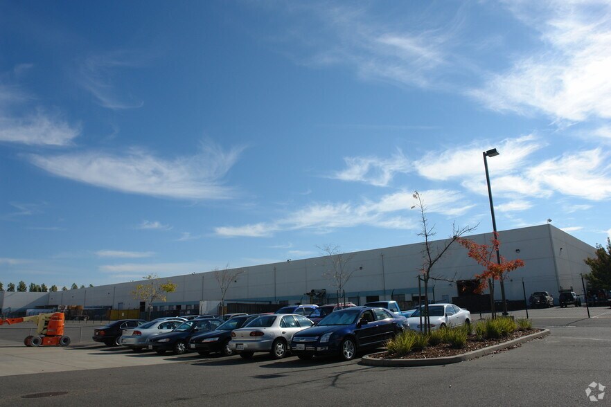 8855 Washington Blvd, Roseville, CA à louer - Photo du bâtiment - Image 2 de 17