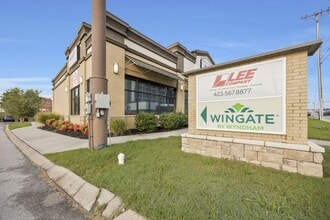 7308 Shallowford Rd, Chattanooga, TN for sale Interior Photo- Image 2 of 36