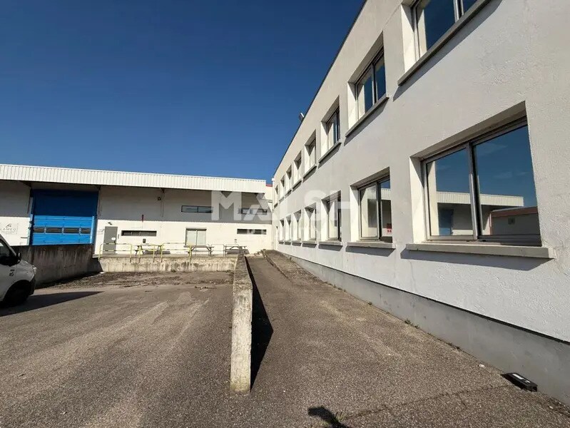 Industrial in Villeurbanne for lease Building Photo- Image 1 of 24