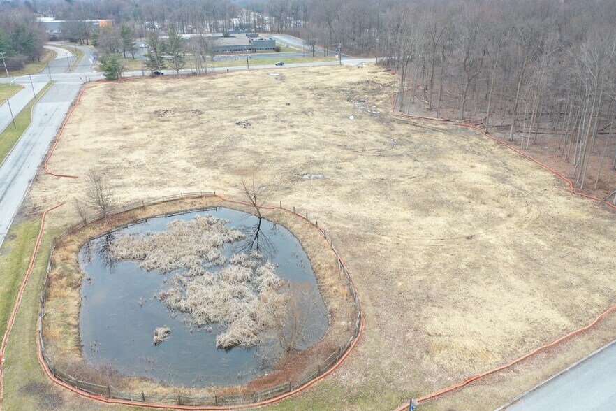 820 Columbia Ave, Upper Chichester, PA à louer - Photo du bâtiment - Image 2 de 4