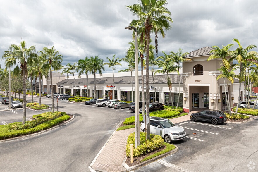 11031 Southern Blvd, Royal Palm Beach, FL for lease - Primary Photo - Image 1 of 6