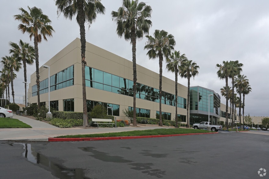 58 Discovery, Irvine, CA for lease - Building Photo - Image 2 of 6