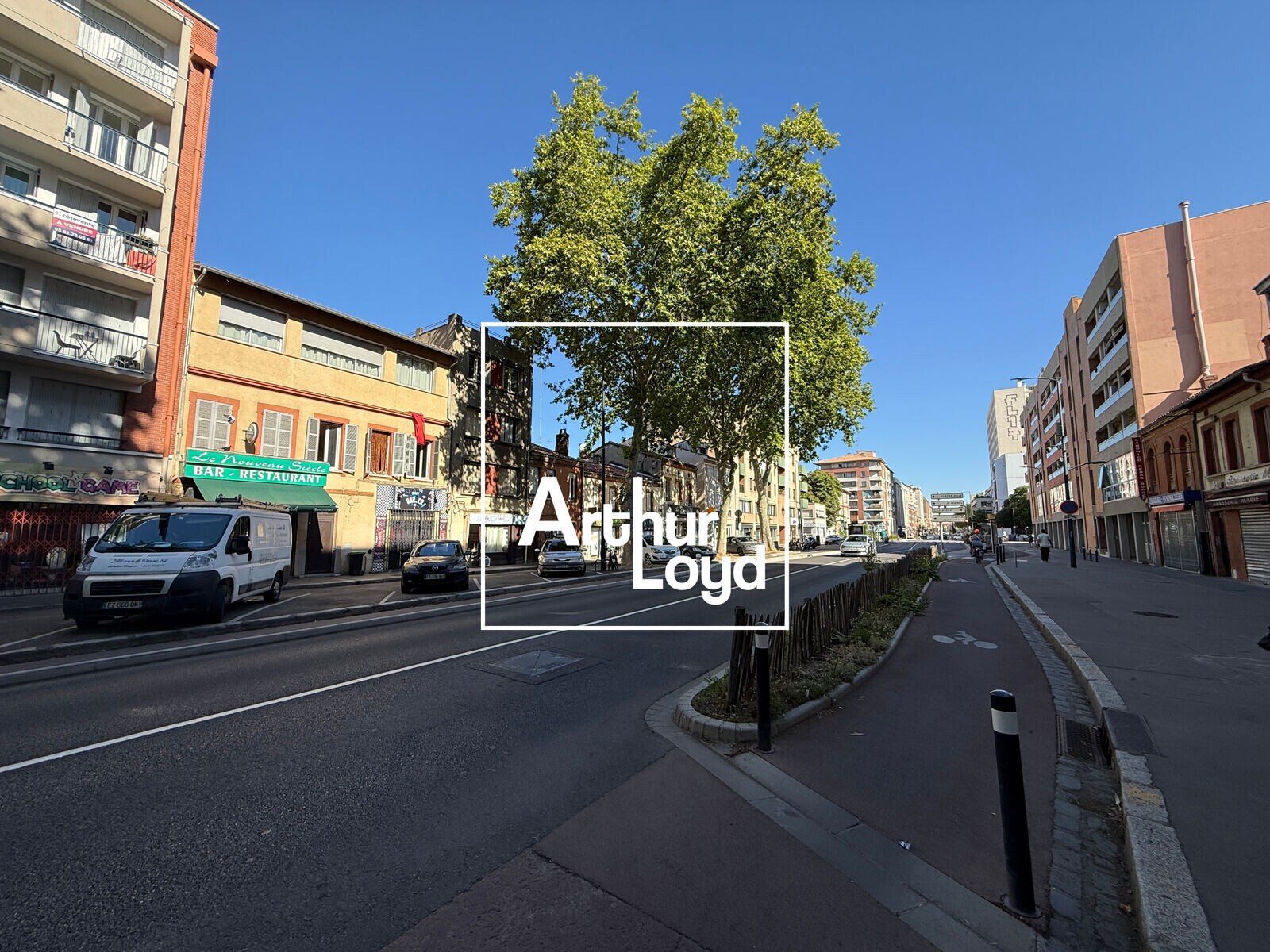 Retail in Toulouse for lease Building Photo- Image 1 of 11