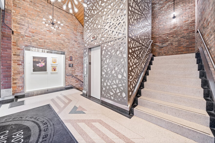 730 N Franklin St, Chicago, IL à louer - Photo du bâtiment - Image 3 de 13