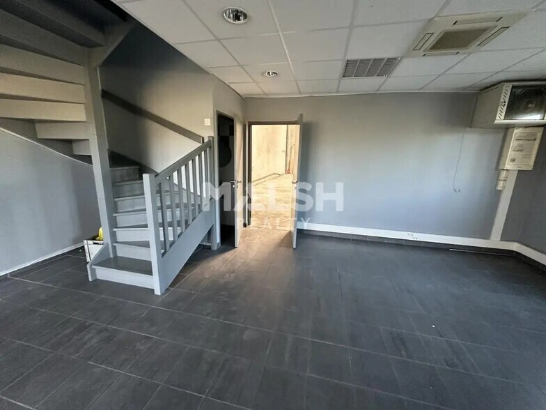 Bureau dans La Verpillière à louer - Photo intérieure - Image 2 de 9