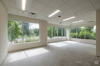 1 Housel Cir, Hillsborough, NJ à louer Photo intérieure- Image 1 de 15