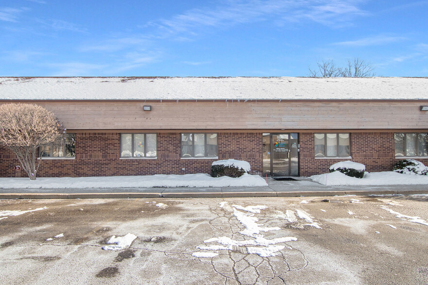 3050 Commerce Dr, Fort Gratiot, MI for sale - Building Photo - Image 2 of 29