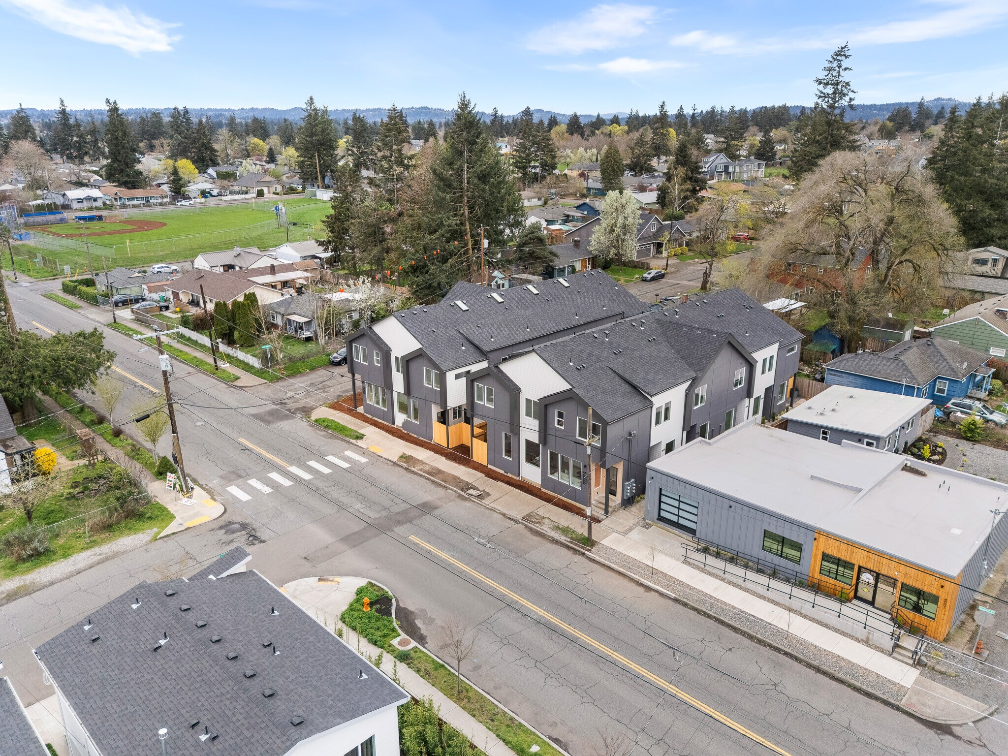 8051 SE 72nd Ave, Portland, OR for sale Primary Photo- Image 1 of 1